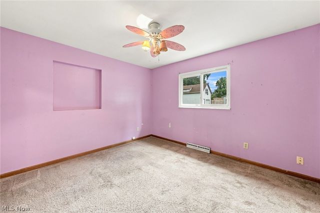 71 23rd Street NW, Barberton, OH 44203