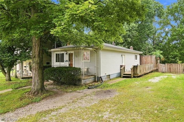 71 23rd Street NW, Barberton, OH 44203