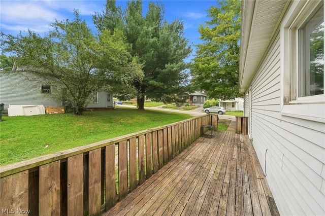 71 23rd Street NW, Barberton, OH 44203