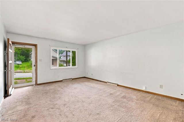 71 23rd Street NW, Barberton, OH 44203