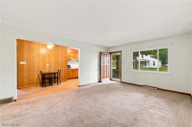 71 23rd Street NW, Barberton, OH 44203