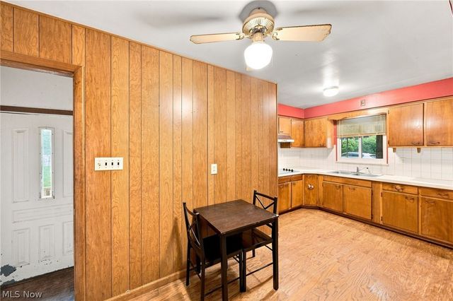 71 23rd Street NW, Barberton, OH 44203