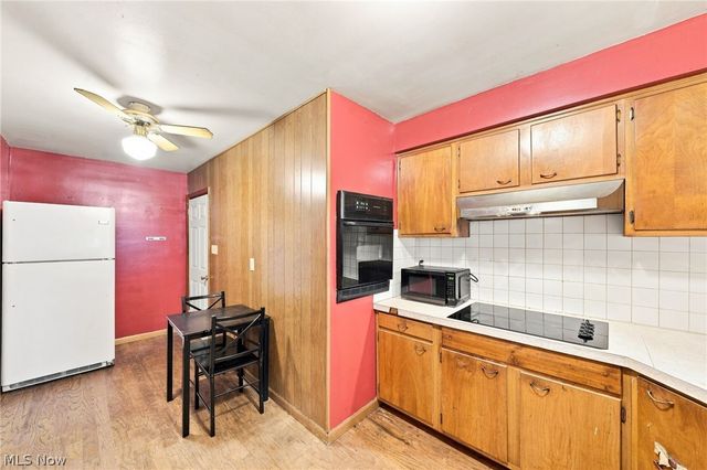 71 23rd Street NW, Barberton, OH 44203