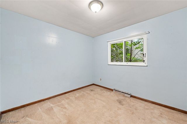 71 23rd Street NW, Barberton, OH 44203