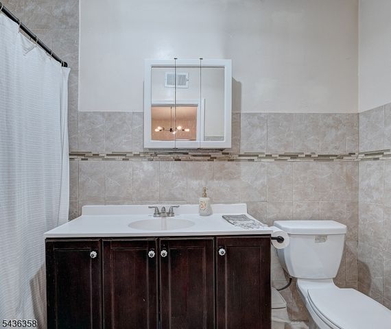 64 Norwood St, Newark City, NJ 07106