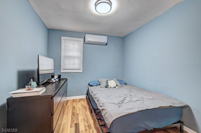 64 Norwood St, Newark City, NJ 07106