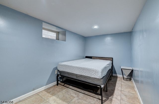 64 Norwood St, Newark City, NJ 07106