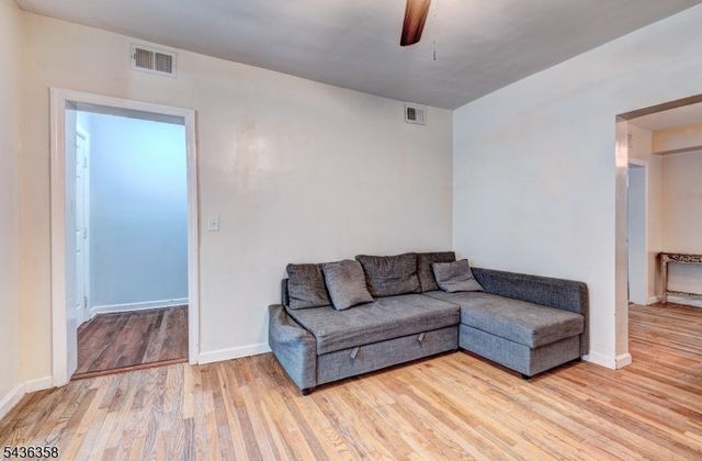 64 Norwood St, Newark City, NJ 07106