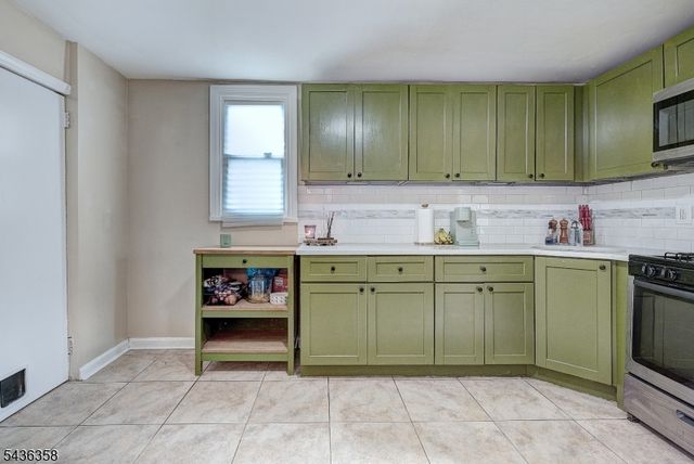 64 Norwood St, Newark City, NJ 07106
