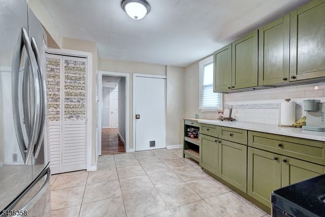 64 Norwood St, Newark City, NJ 07106