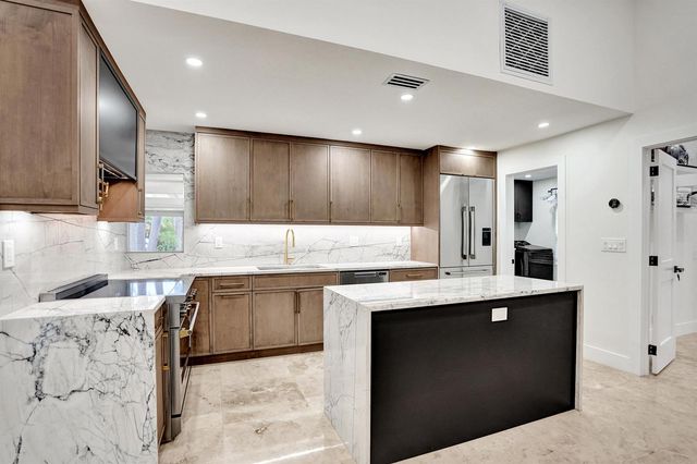 10630 Boca Woods Lane, Boca Raton, FL 33428