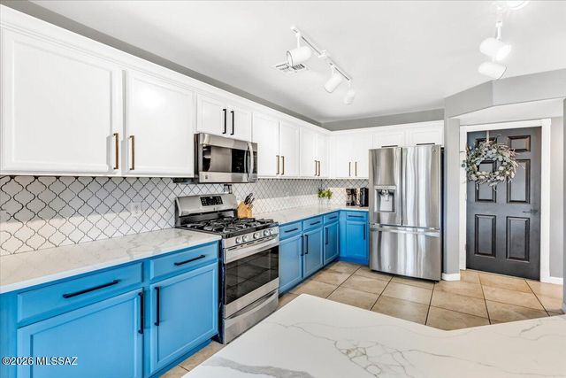 10652 S Silverbluff Drive, Vail, AZ 85641