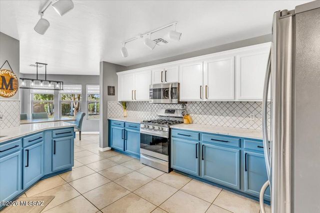 10652 S Silverbluff Drive, Vail, AZ 85641