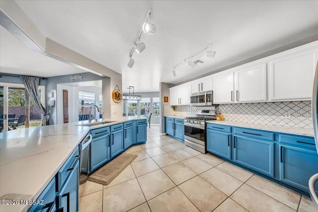 10652 S Silverbluff Drive, Vail, AZ 85641