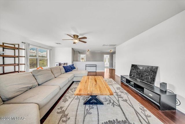 10652 S Silverbluff Drive, Vail, AZ 85641