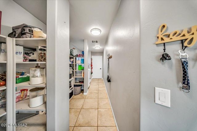 10652 S Silverbluff Drive, Vail, AZ 85641