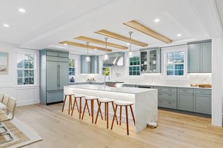 2 Mariner Way, Nantucket, MA 02554