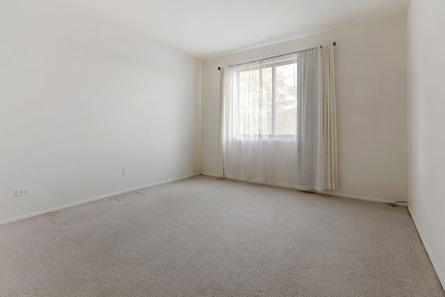 850 Wellington Avenue 311, Elk Grove Village, IL 60007