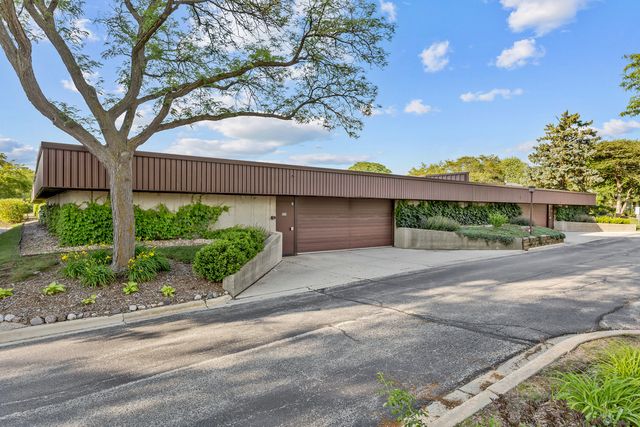 850 Wellington Avenue 311, Elk Grove Village, IL 60007