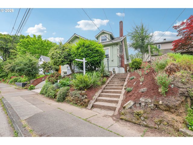 4118 Ne SENATE St, Portland, OR 97232