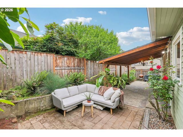 4118 Ne SENATE St, Portland, OR 97232