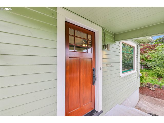 4118 Ne SENATE St, Portland, OR 97232