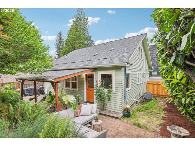 4118 Ne SENATE St, Portland, OR 97232