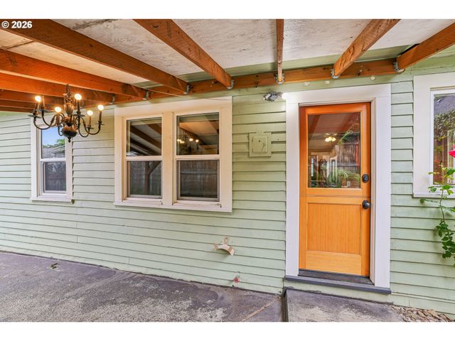 4118 Ne SENATE St, Portland, OR 97232