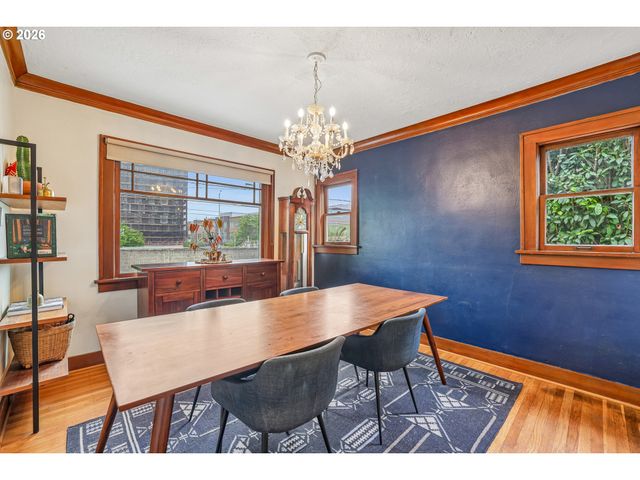 4118 Ne SENATE St, Portland, OR 97232