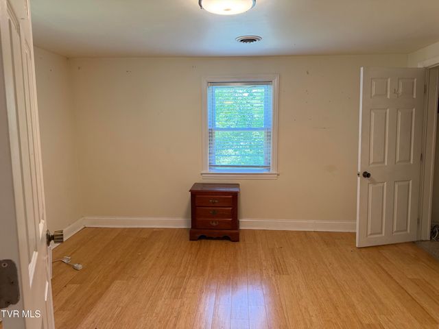 1585 Lick Hollow Road, Greeneville, TN 37743
