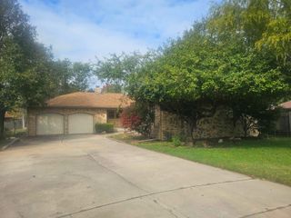 1109 S Breckenridge Ct, Wichita, KS 67207