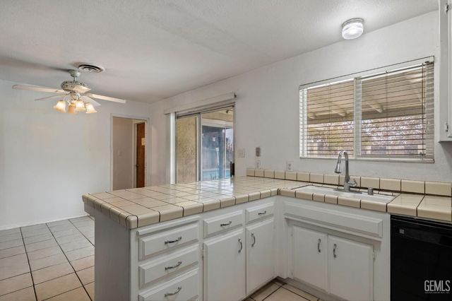 600 Sunset Lane, Taft, CA 93268