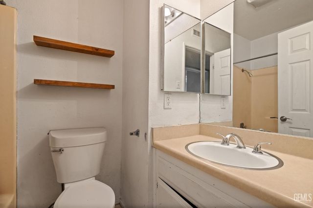 600 Sunset Lane, Taft, CA 93268