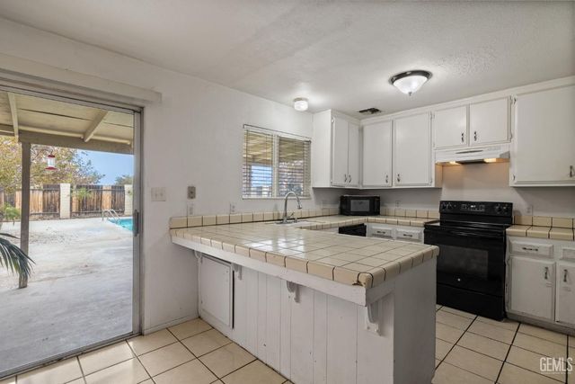 600 Sunset Lane, Taft, CA 93268