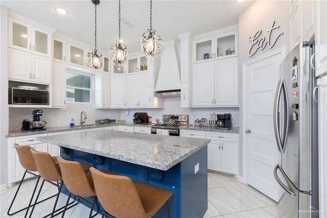 2810 Bobcat Avenue, Edinburg, TX 78542