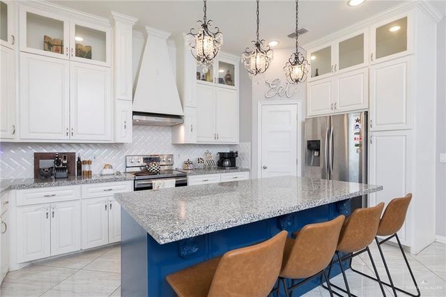 2810 Bobcat Avenue, Edinburg, TX 78542