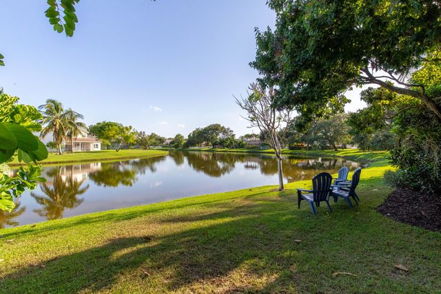 3629 Old Lighthouse Circle, Wellington, FL 33414