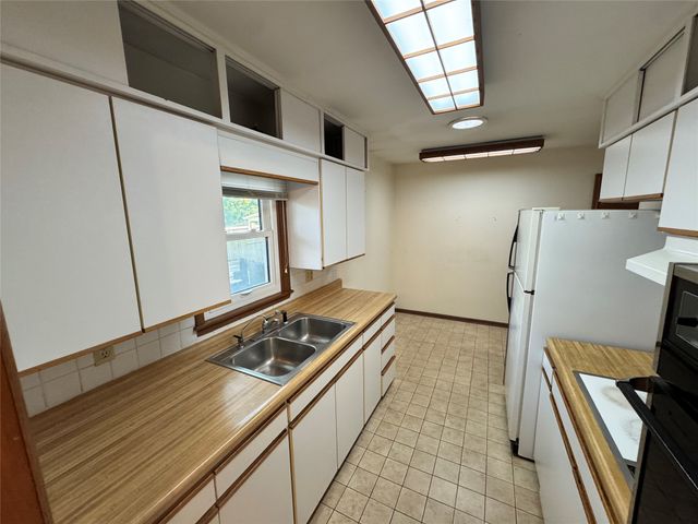 2010 Hunziker Drive, Ames, IA 50010
