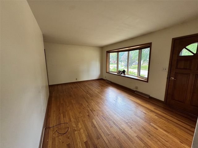 2010 Hunziker Drive, Ames, IA 50010