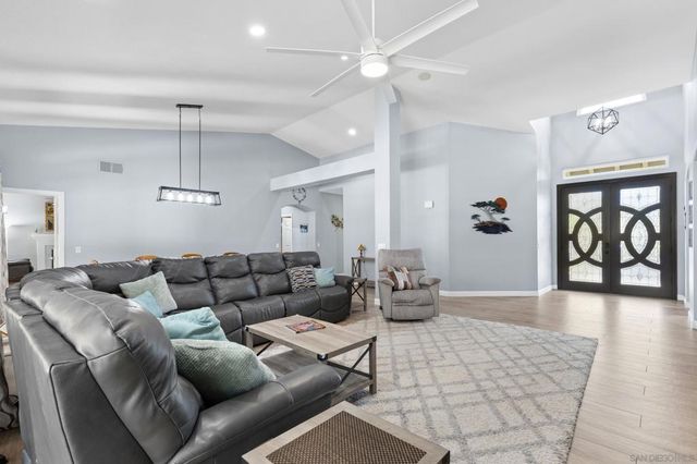 1485 Country Vistas Ln, Bonita, CA 91902