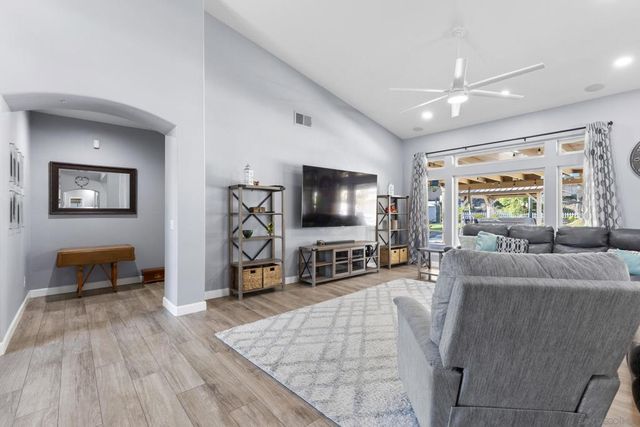 1485 Country Vistas Ln, Bonita, CA 91902