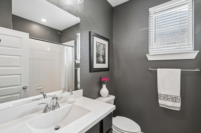 1913 Jumper Fields Drive, Aubrey, TX 76227