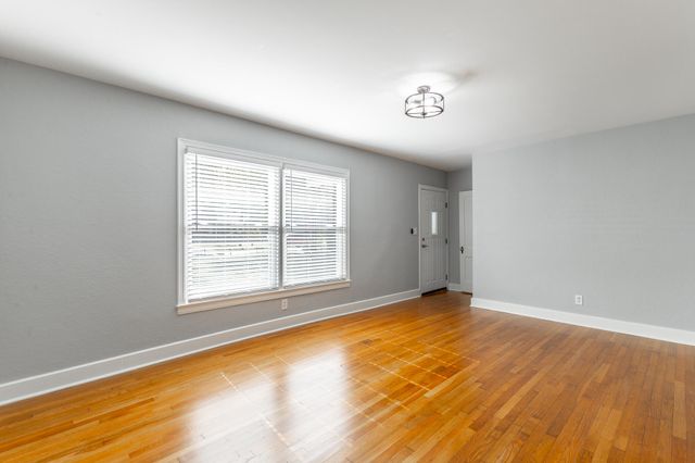 113 N Larchmont Avenue, Chattanooga, TN 37411
