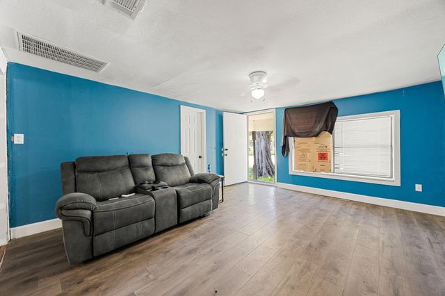 211 Arcadian Drive, Crosby, TX 77532