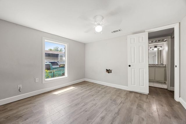 211 Arcadian Drive, Crosby, TX 77532