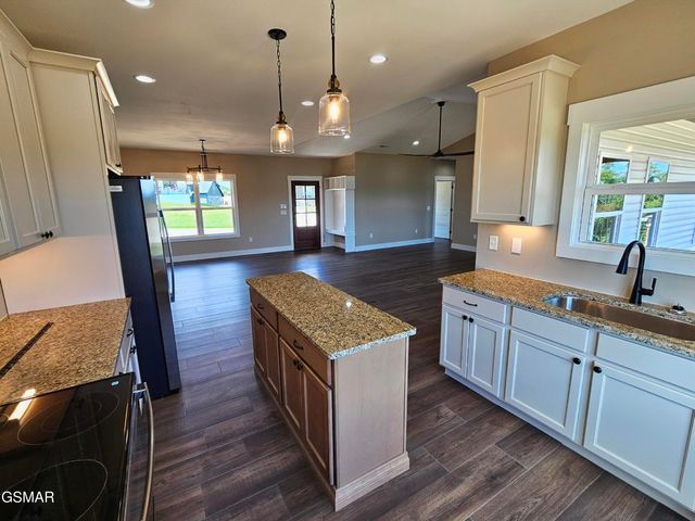 2711 Vista Meadows Lane, Sevierville, TN 37876