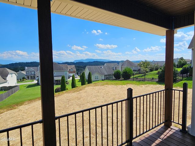 2711 Vista Meadows Lane, Sevierville, TN 37876