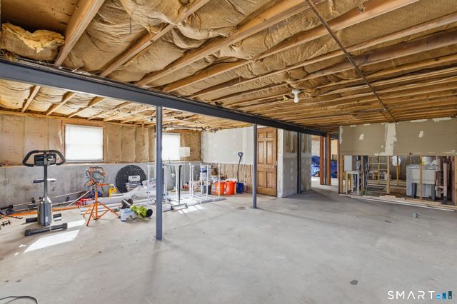 17 Pioneer Drive, Enfield, CT 06082