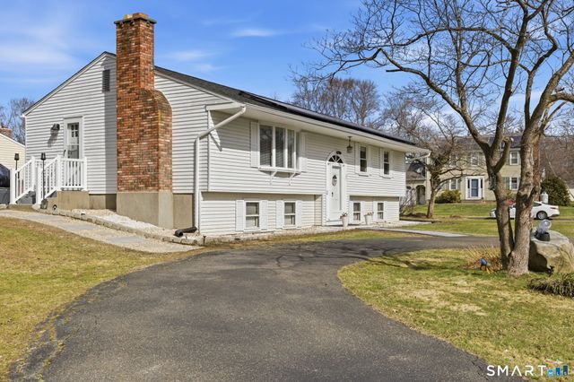 17 Pioneer Drive, Enfield, CT 06082