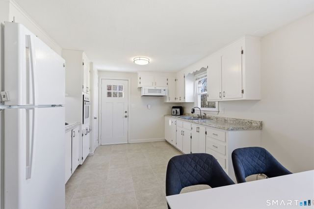 17 Pioneer Drive, Enfield, CT 06082